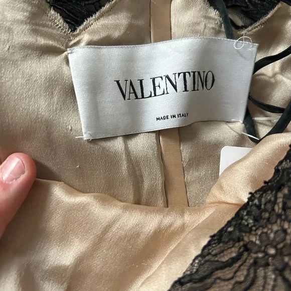 Valentino Black Lace One-Shoulder Gown - Picture 7 of 10